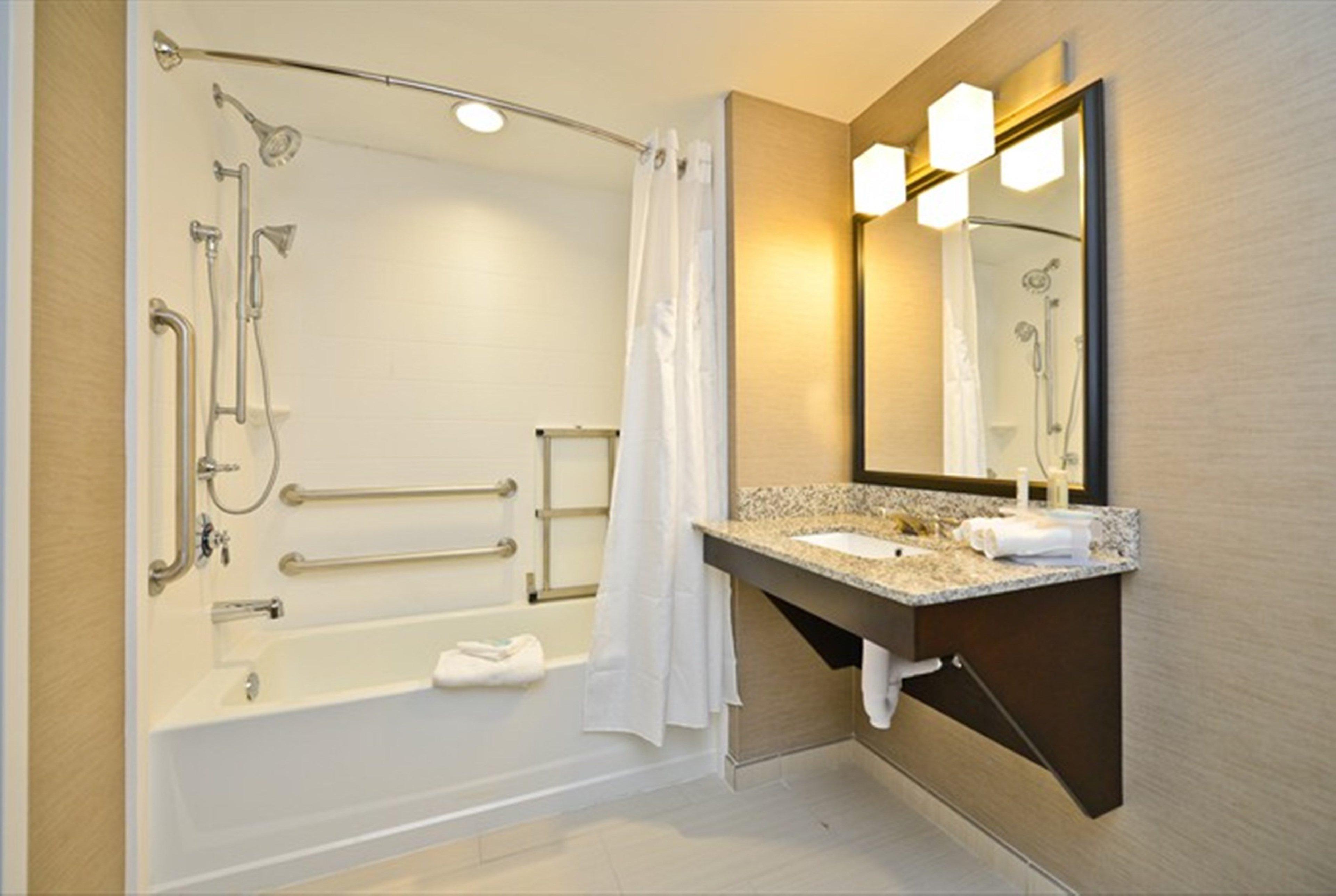 Holiday Inn Express & Suites Utica By Ihg Exteriér fotografie