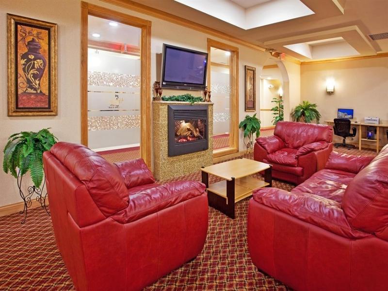 Holiday Inn Express & Suites Utica By Ihg Exteriér fotografie