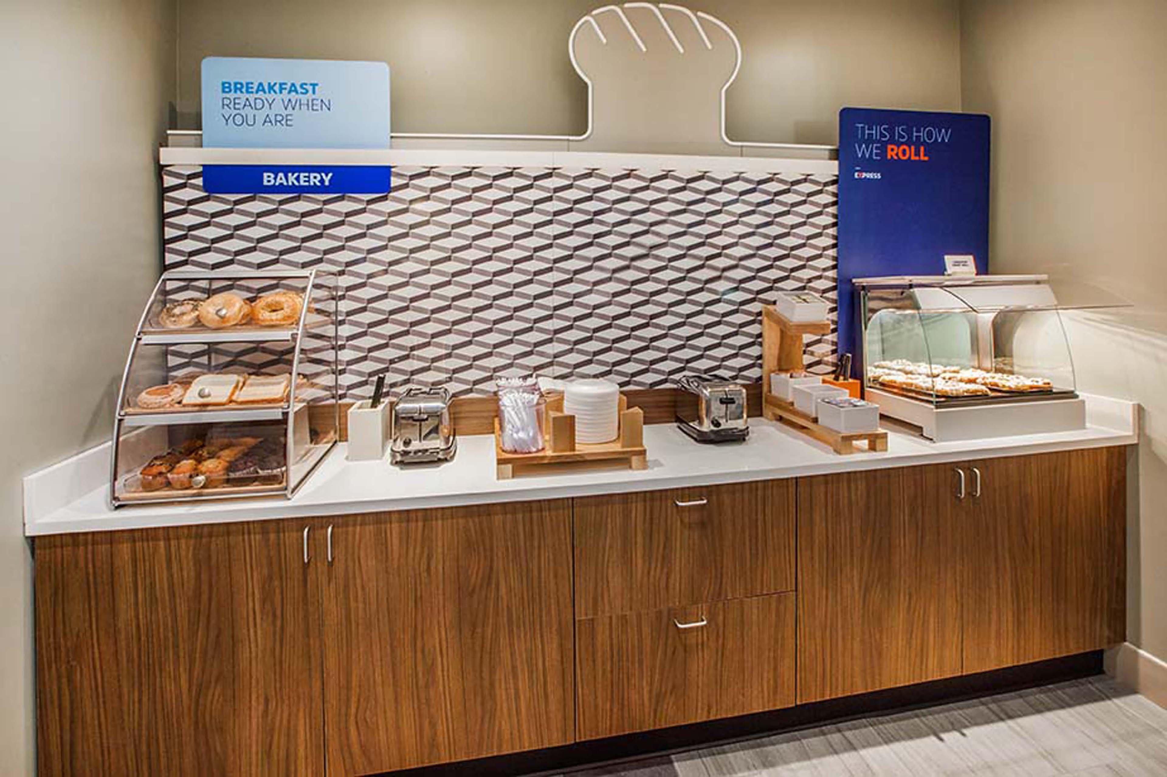 Holiday Inn Express & Suites Utica By Ihg Exteriér fotografie