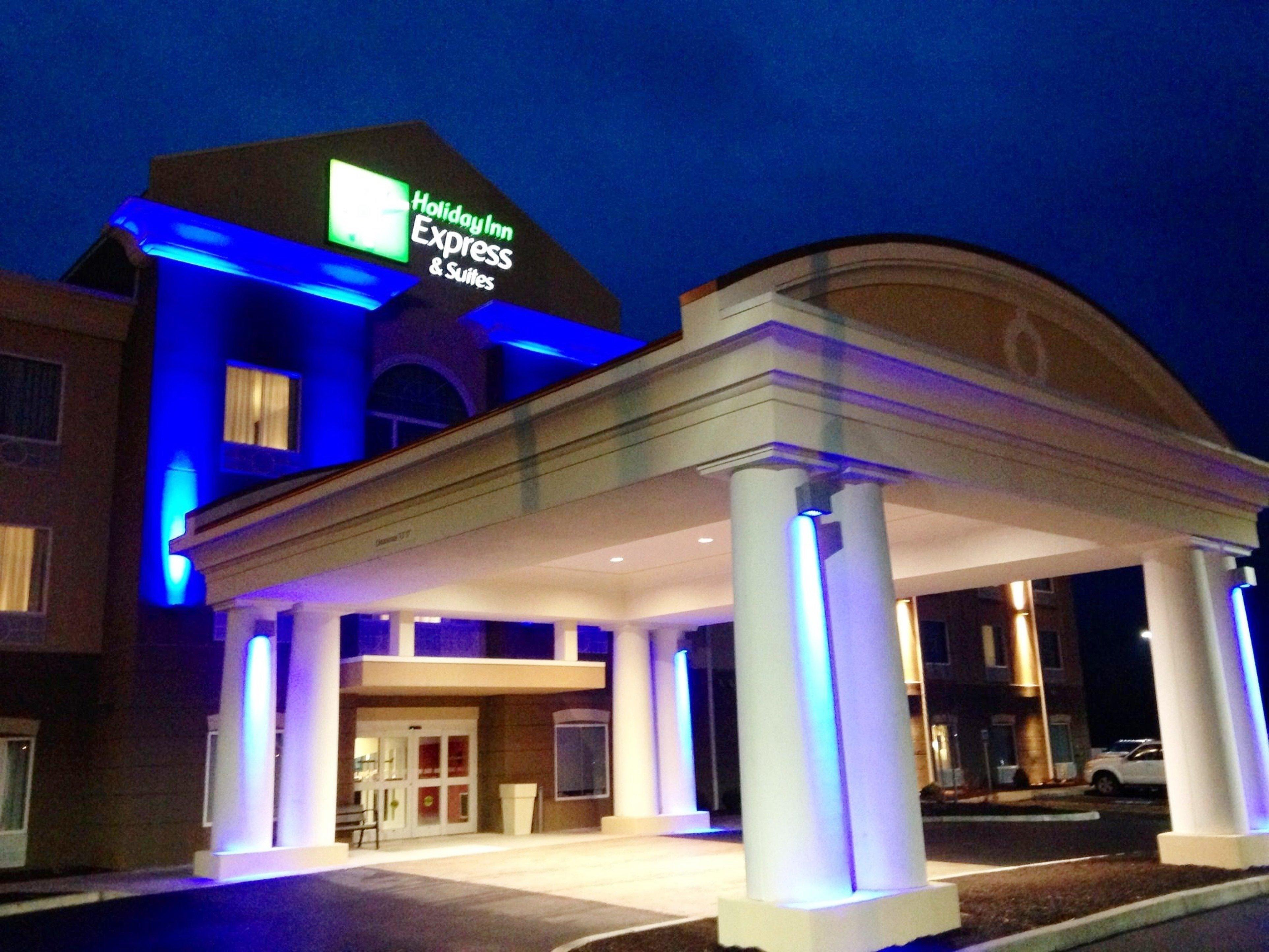 Holiday Inn Express & Suites Utica By Ihg Exteriér fotografie