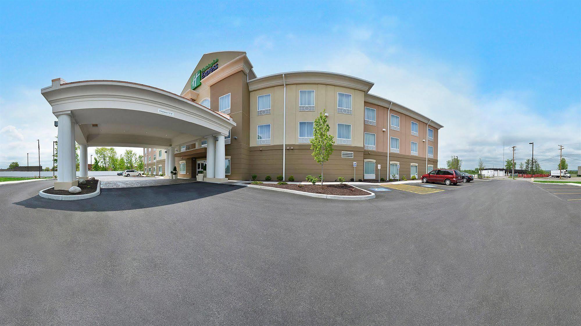 Holiday Inn Express & Suites Utica By Ihg Exteriér fotografie