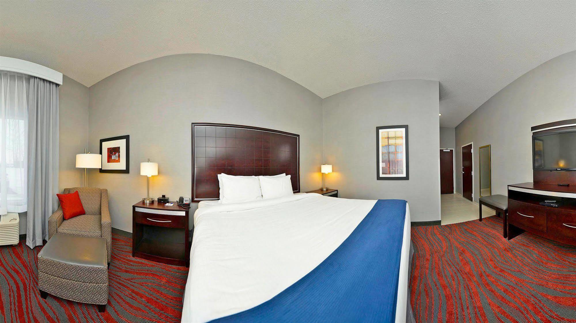 Holiday Inn Express & Suites Utica By Ihg Exteriér fotografie