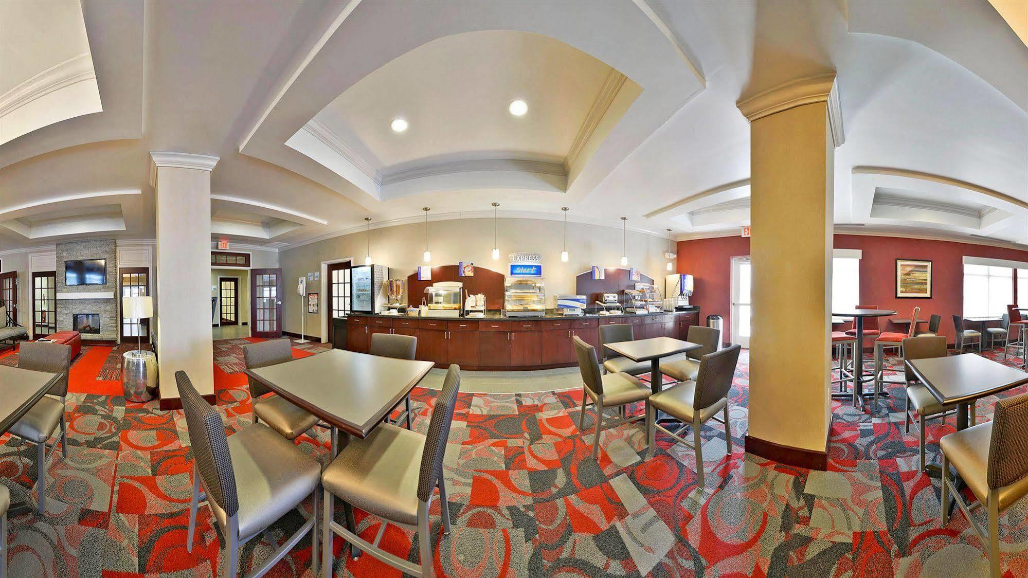 Holiday Inn Express & Suites Utica By Ihg Exteriér fotografie